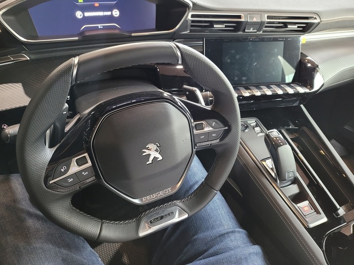 法系絕美跑旅！PEUGEOT 508SW 靜態賞車