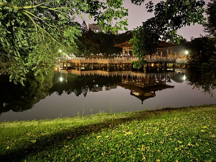 點我看大圖 iphone 12 pro max 與 note 20 ultra  隨便亂測 12/16更新