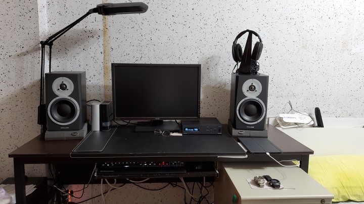 終於換電腦喇叭了