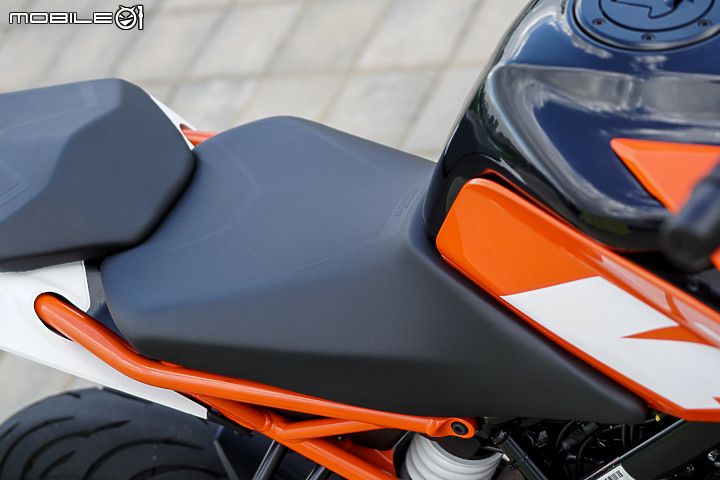 KTM 250 Duke 試駕報告｜運動性極佳的白牌街跑