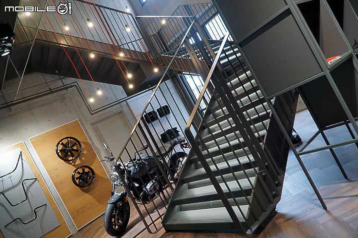 【採訪】全球展間評比第二!全台最大展間 BMW Motorrad 台北意德重機正式開幕!