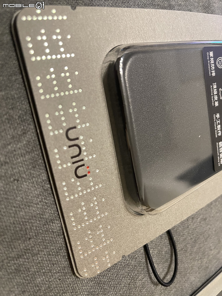 台灣精品&世界設計大獎 iPhone 史上最佳之一之 UNIU 保護殼