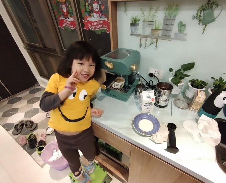 花了2年時間，ＤＩＹ裝潢自家．．．．
