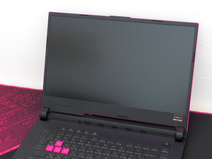 粉粉惹人愛 ASUS ROG STRIX G15 G512LV 電馭粉開箱
