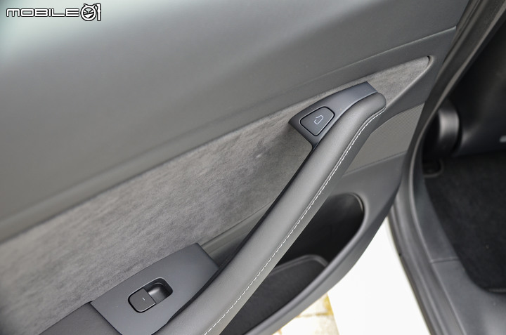 Tesla Model 3 Long Range 2021年式新版試駕,無懸念北高直達,細節強化更有吸引力!