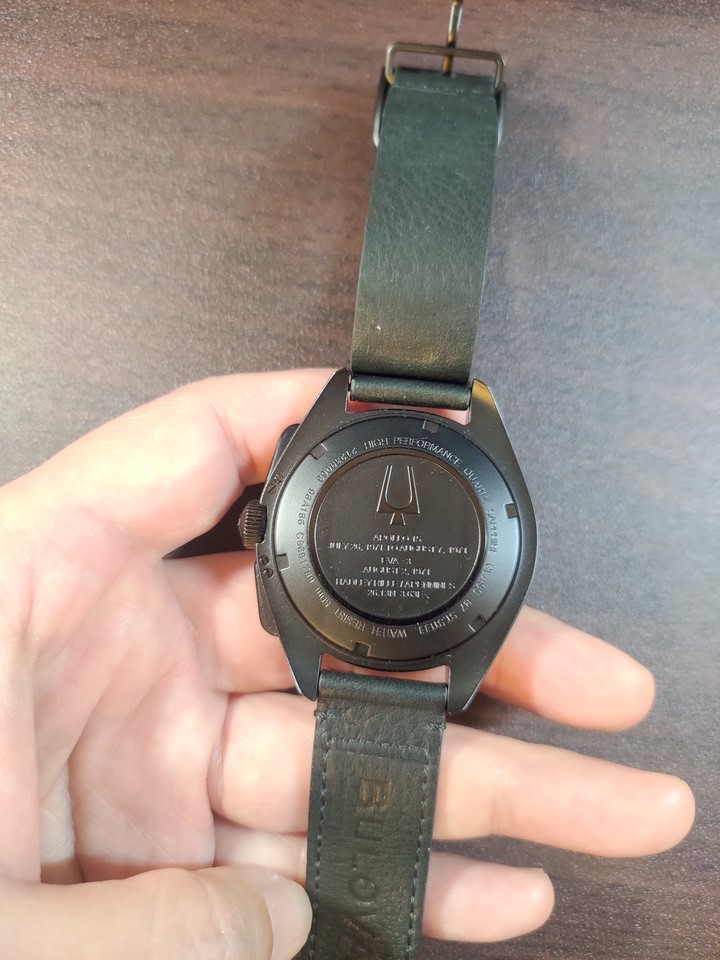 【開箱】平價但不平凡 - Bulova Lunar Pilot
