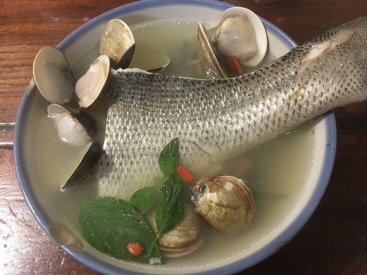 [食記] 超人鱸魚湯，台灣新北新店，新鮮味美的蛤蜊鱸魚湯！