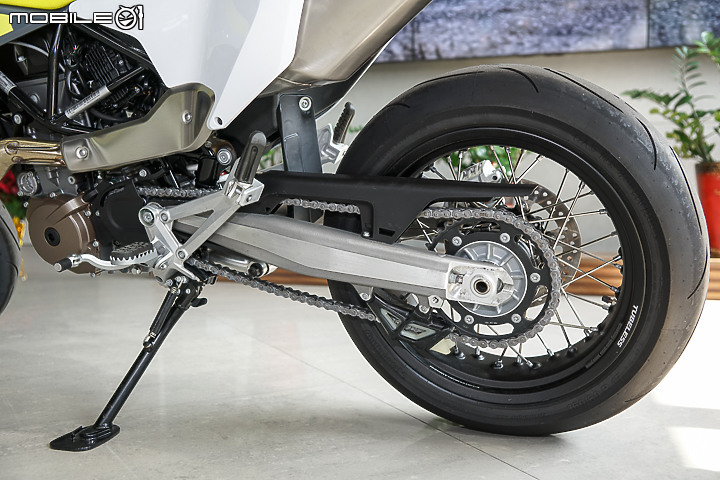 【採訪】Husqvarna 安東貿易正式代理!Svartpilen 401 & Vitpilen 401 新價上市!701 Supermoto 同步登場!
