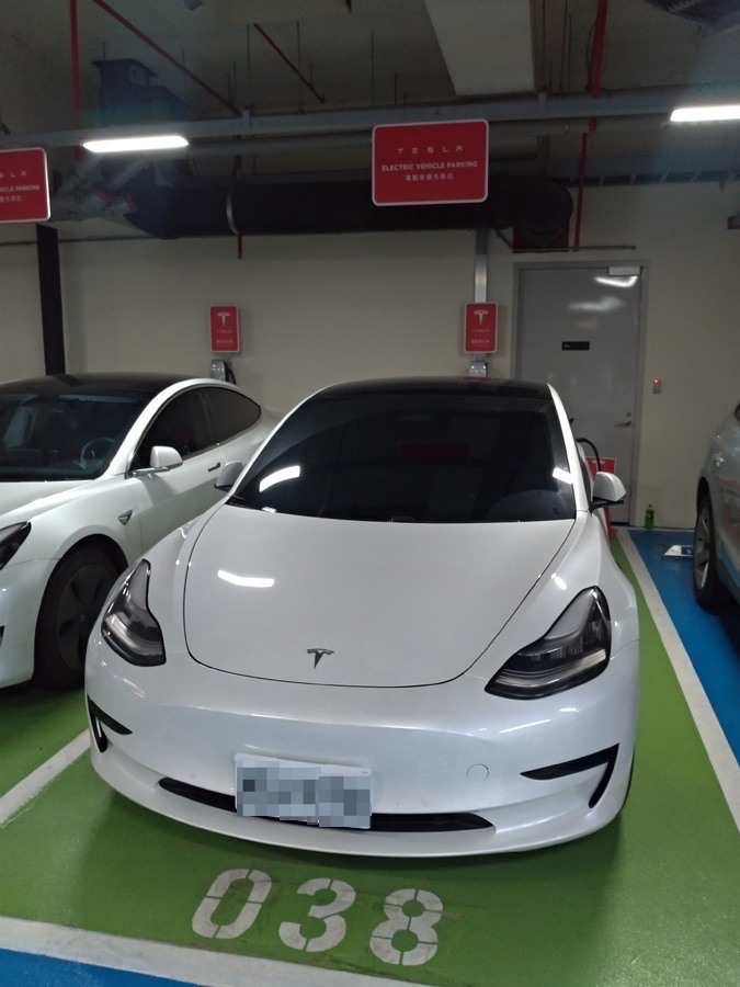 TESLA Model Y或VOLVO S60 PHEV，純電車與豪車的選擇(文長)