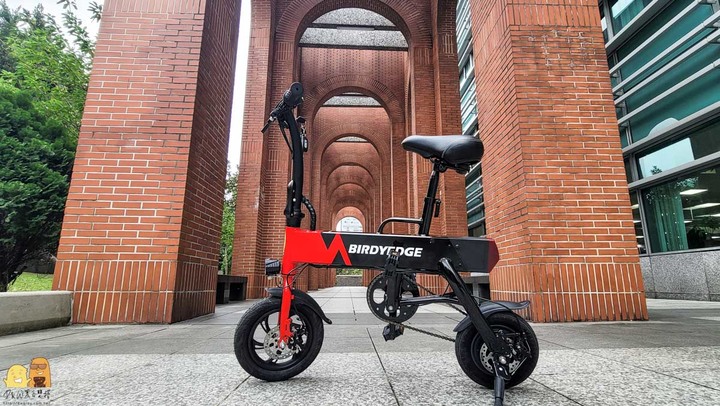 點我看大圖 BIRDYEDGE R3 PLUS|可折疊電動腳踏車,超方便攜帶跟收納!避震效果極佳,車速最高可達40KM