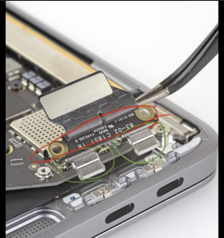關於 MacBook USB 接孔的問題