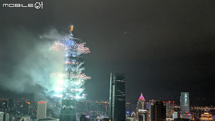 來一個2021跨年煙火秀堆高高~~