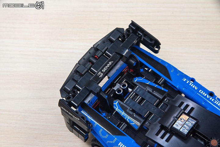 【開箱】樂高Lego最新Technic系列實拍,Ferrari 488 GTE/McLaren Senna GTR/Jeep Wrangler三車齊發!