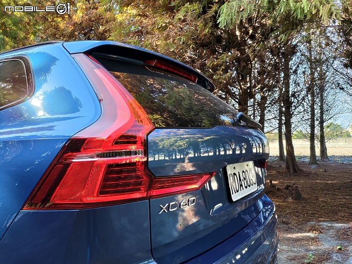 純粹分享Volvo XC60 B5 R-Design