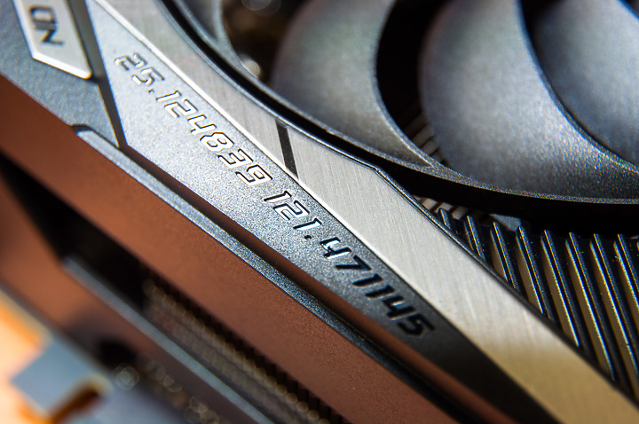 點我看大圖 「ASUS ROG Strix RTX3080 開箱兼前代比較評測」 - 有點認真開箱文。