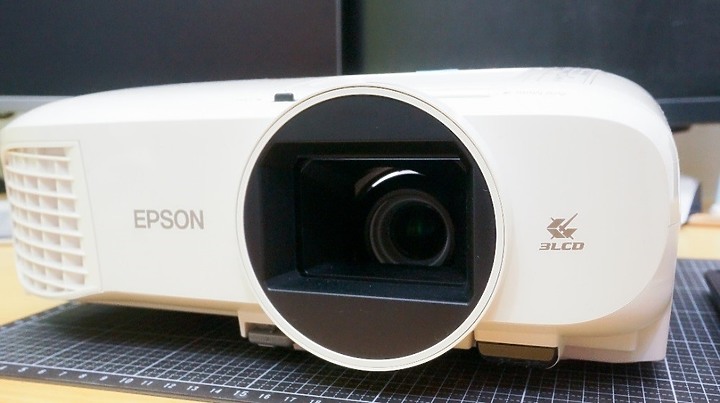 [體驗分享] EPSON EH-TW5700 一個替代家中電視還可以促進親子互動的好選擇!