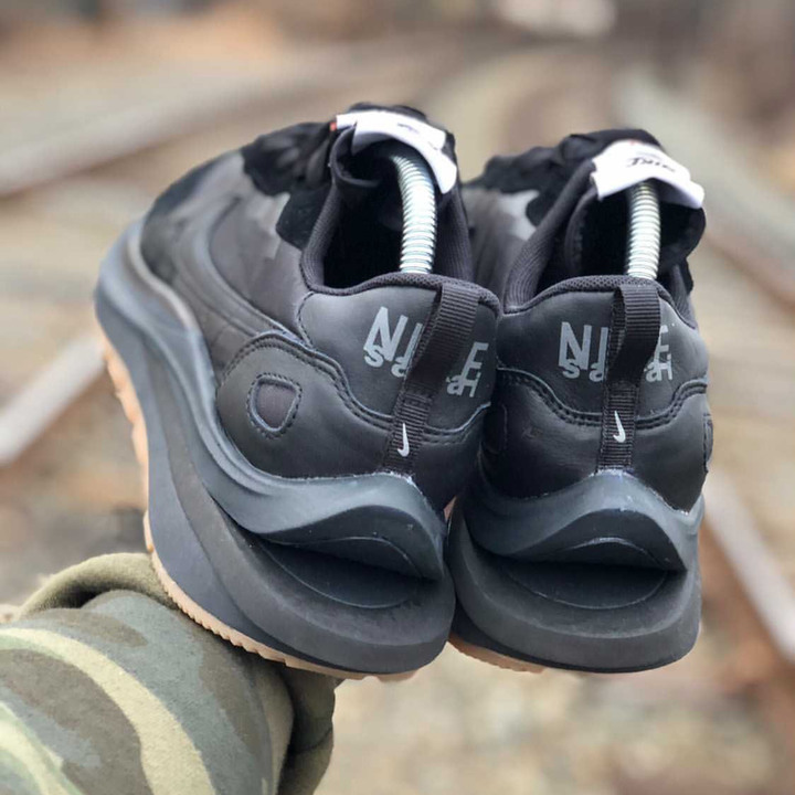 【分享】全新 SACAI x NIKE VAPORWAFFLE 全黑配色曝光