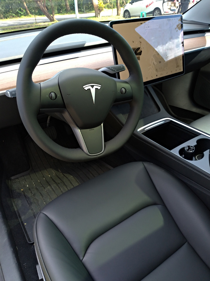 TESLA Model Y或VOLVO S60 PHEV，純電車與豪車的選擇(文長)