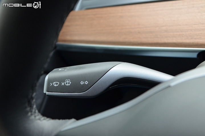 Tesla Model 3 Long Range 2021年式新版試駕,無懸念北高直達,細節強化更有吸引力!