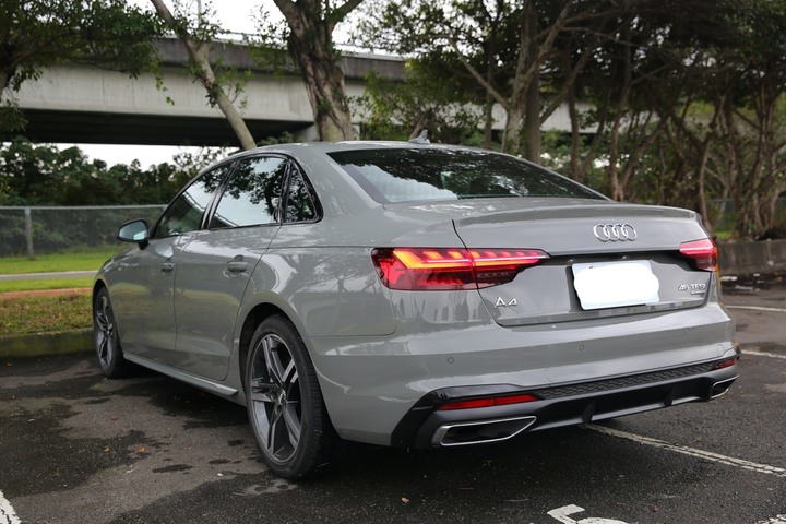 與320i E90道別，新夥伴A4 Sedan B9.5開箱！