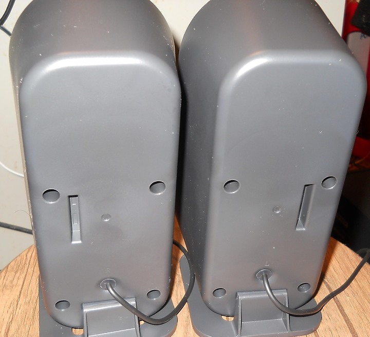 【最末尾再聽一首西洋歌】。 Logitech Z407新款2.1喇叭【開箱】 羅技 中堅級新氣象作品
