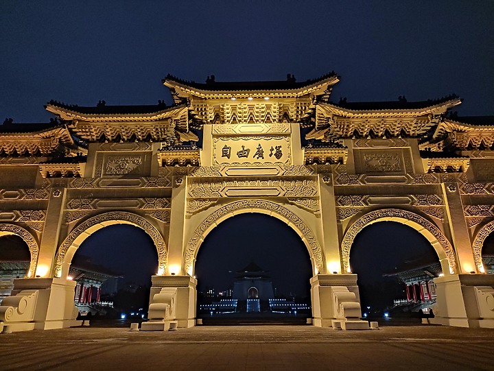 小米10T戰realme X7 Pro 高性價旗艦之巔屬誰？