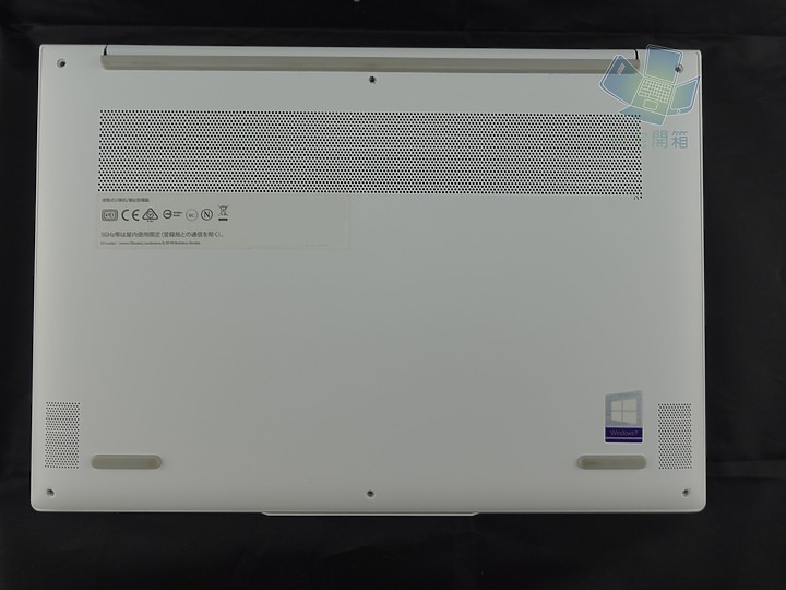 【小宅開箱】LENOVO 聯想 Yoga Slim 7i Carbon 甜甜的價格與效能，甜進你的心