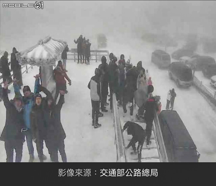 Ford Kuga EcoBoost250 ST-Line AWD直闖武嶺水晶宮,雪地試駕心得分享!