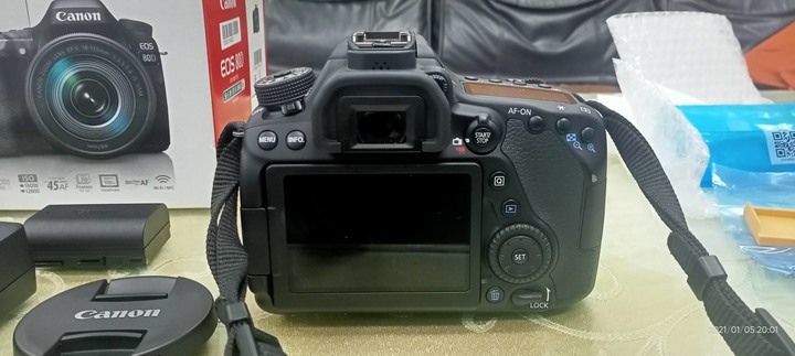 想賣Canon EOS D80(w)相機,有方法,看到使用數據嗎?
