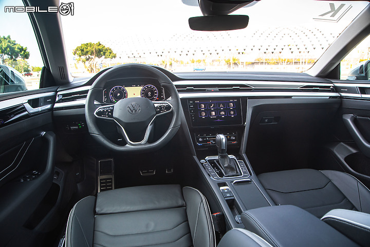Volkswagen Arteon 330 TSI Elegance Premium試駕|帥是基本,新世代科技含量更是迷人!