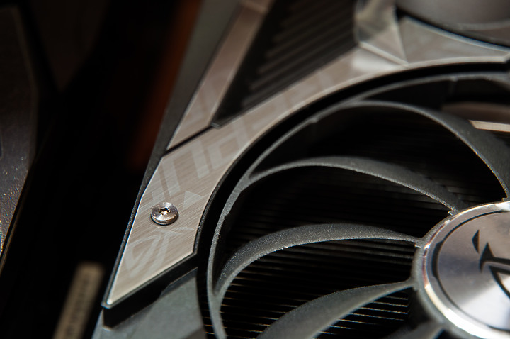 點我看大圖 「ASUS ROG Strix RTX3080 開箱兼前代比較評測」 - 有點認真開箱文。