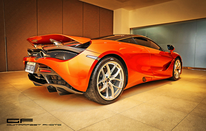 --聖誕狂禮-- 麥拉倫 McLaren 720S 展間交車小記