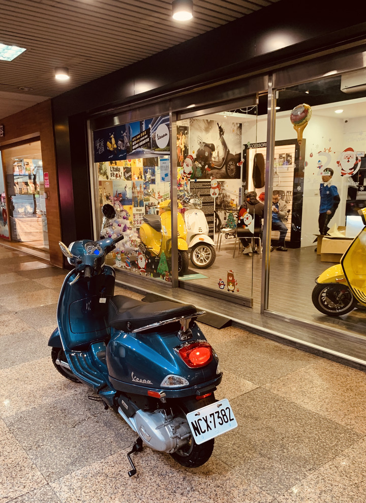 當城市交織Vespa，給自己一場約會