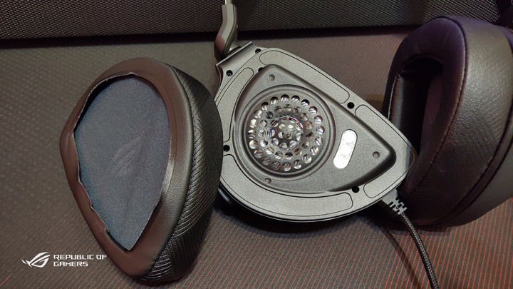 點我看大圖 【ROG Delta S】世界首款支援MQA的數位電競耳機(簡單開箱)