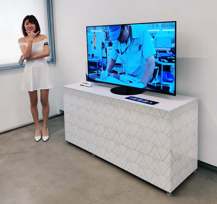 【實機體驗】 Panasonic電視 用頂級畫質開啟你的全新視野!