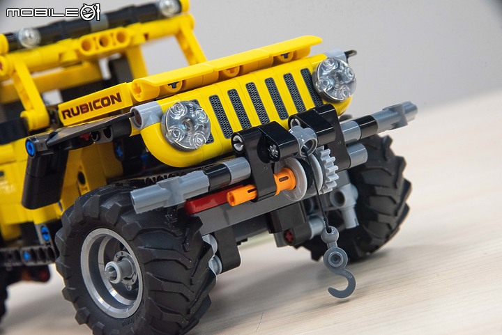 【開箱】樂高Lego最新Technic系列實拍,Ferrari 488 GTE/McLaren Senna GTR/Jeep Wrangler三車齊發!