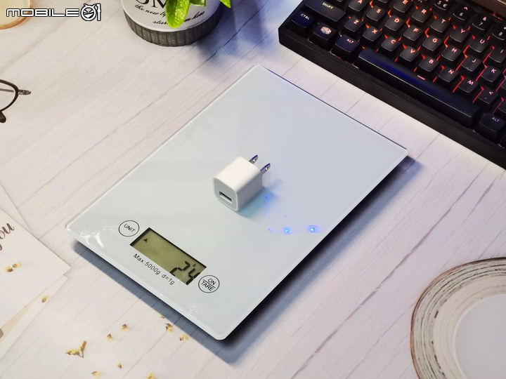 [文長圖多] iPhone充電器怎麼選？IDMIX PD快充充電套裝開箱，iPhone 12專屬配件