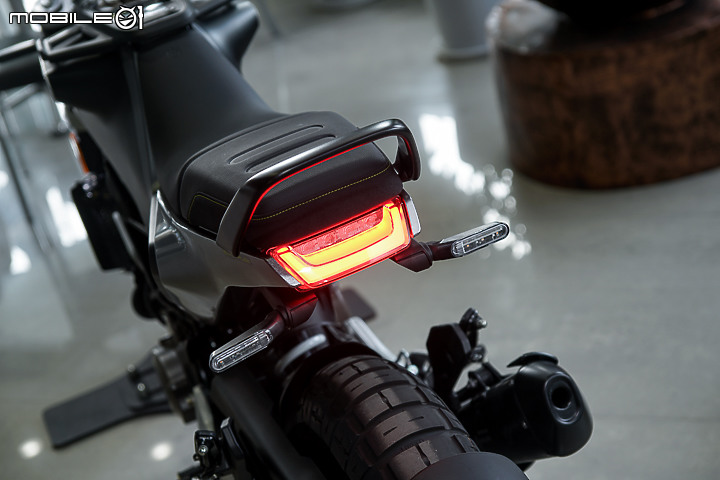 【採訪】Husqvarna 安東貿易正式代理!Svartpilen 401 & Vitpilen 401 新價上市!701 Supermoto 同步登場!
