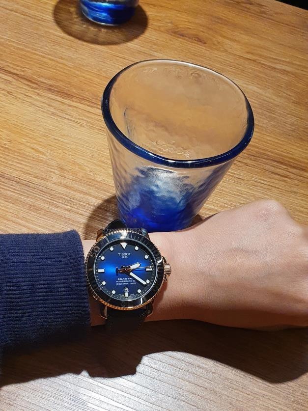蘋果咬一口，最愛還是天梭海星超美藍金！！！