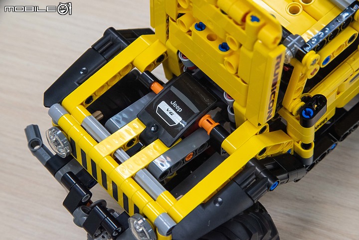 【開箱】樂高Lego最新Technic系列實拍,Ferrari 488 GTE/McLaren Senna GTR/Jeep Wrangler三車齊發!
