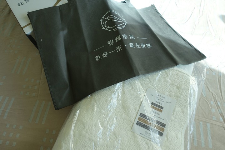 長期肩頸痠痛心路歷程,分享我換過的各式各樣枕頭