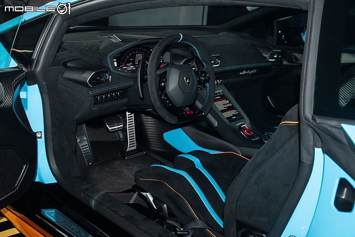 【採訪】戰鬥指數爆錶!小牛最強版本Lamborghini Huracán STO抵台亮相!