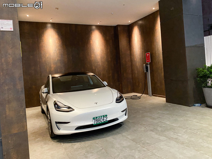 Tesla Model 3 Long Range 2021年式新版試駕,無懸念北高直達,細節強化更有吸引力!