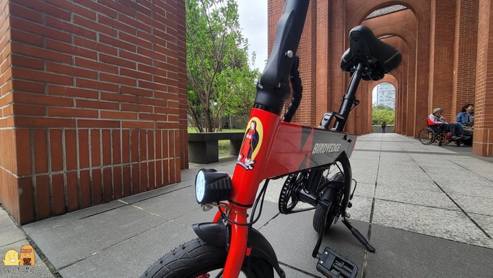 BIRDYEDGE R3 PLUS|可折疊電動腳踏車,超方便攜帶跟收納!避震效果極佳,車速最高可達40KM