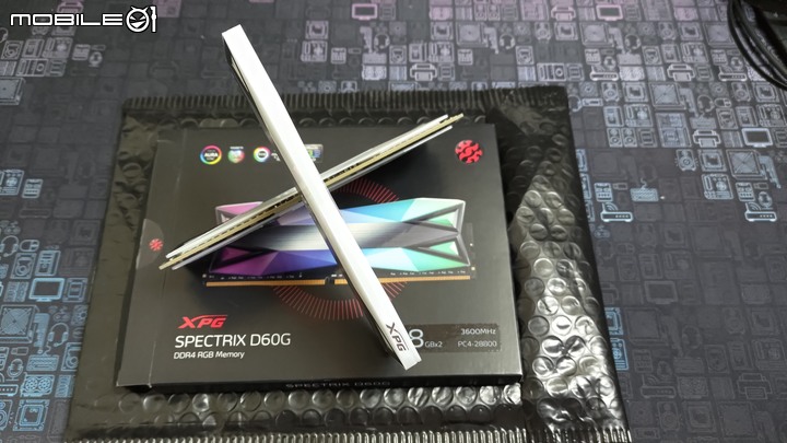 電競螢光棒 -XPG SPECTRIX D60G 簡單開箱