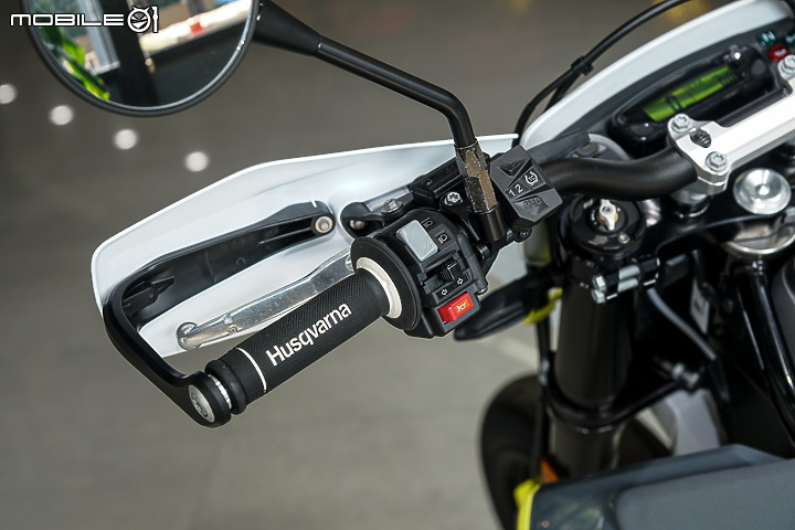 【採訪】Husqvarna 安東貿易正式代理!Svartpilen 401 & Vitpilen 401 新價上市!701 Supermoto 同步登場!