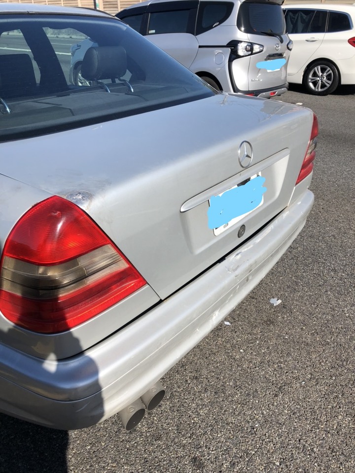 我的老車AMG W202在國道五連撞變夾心餅乾
