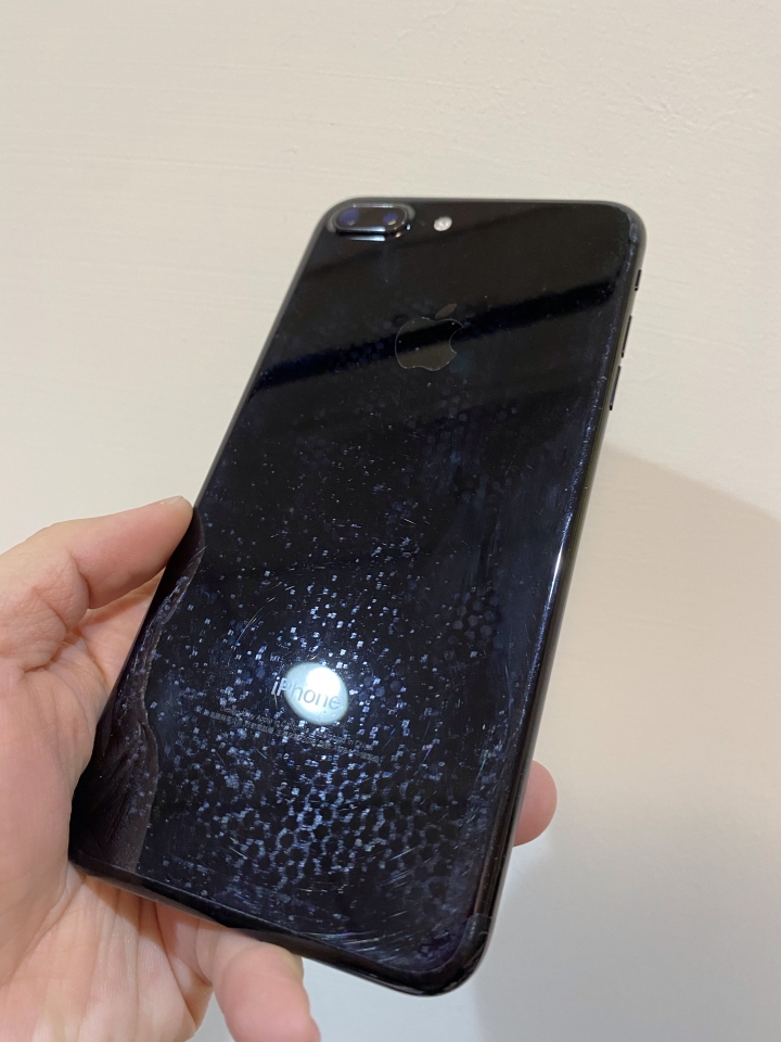 犀牛盾solidsuit刮傷iphone7+