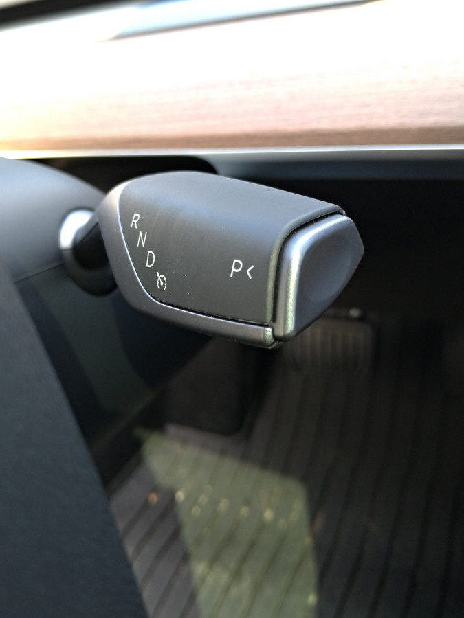 TESLA Model Y或VOLVO S60 PHEV，純電車與豪車的選擇(文長)