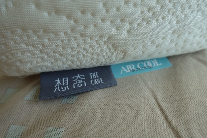 長期肩頸痠痛心路歷程,分享我換過的各式各樣枕頭